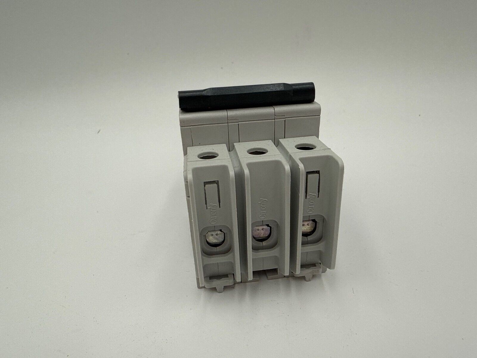 Schneider M9F42315 Used