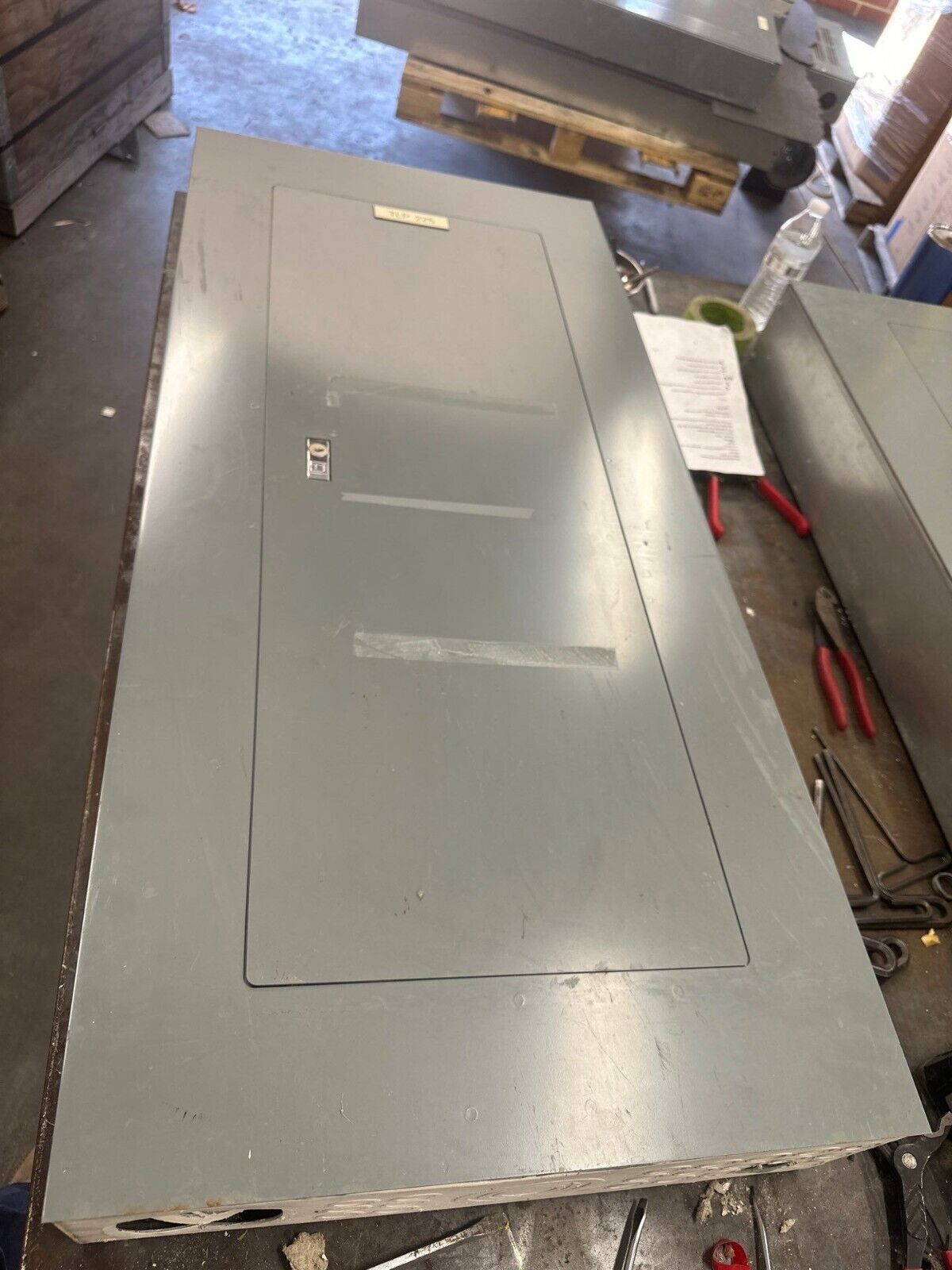 Square D NF Panelboard 250A 600V 3PH 4W 42 Cir Indoor Encl Main Lug Panel MLO P376 Used