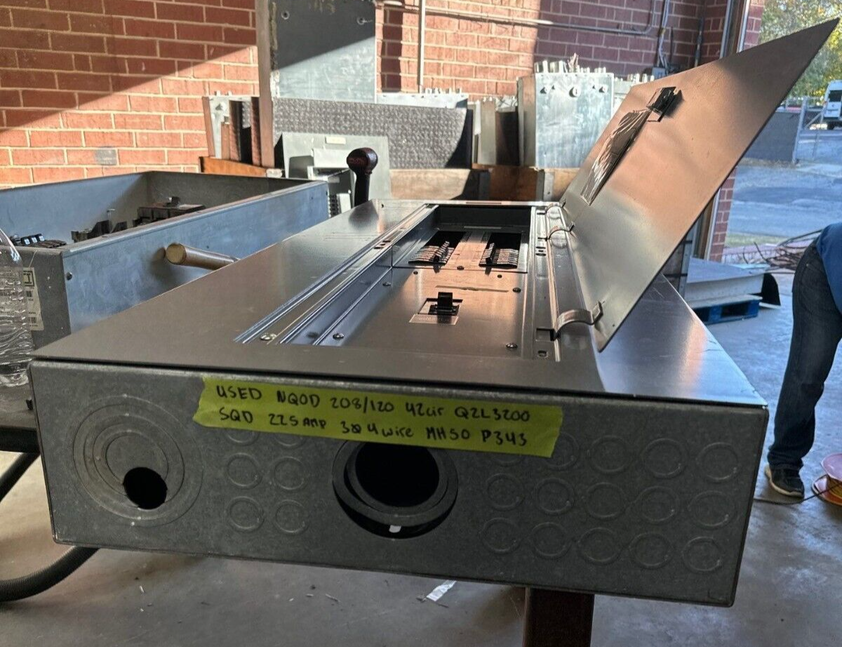 Square D NQOD442M225 NQOD Panelboard 225A 208Y/120V 3PH 42Cir 4W Indoor Encl MCB P343 Used