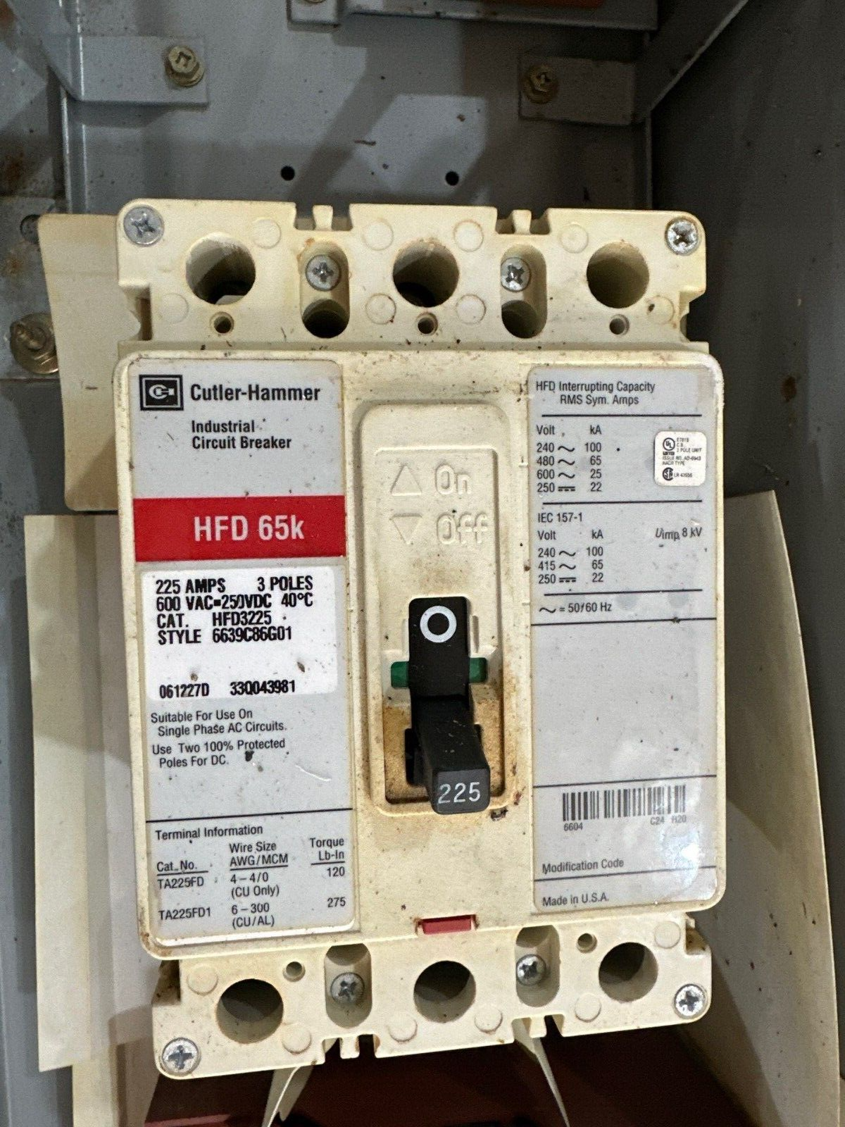 Eaton PRL1a-LX Panelboard 225A 120/240V 1PH 3W Indoor Encl 42 Circuit HFD3225 P550 Used