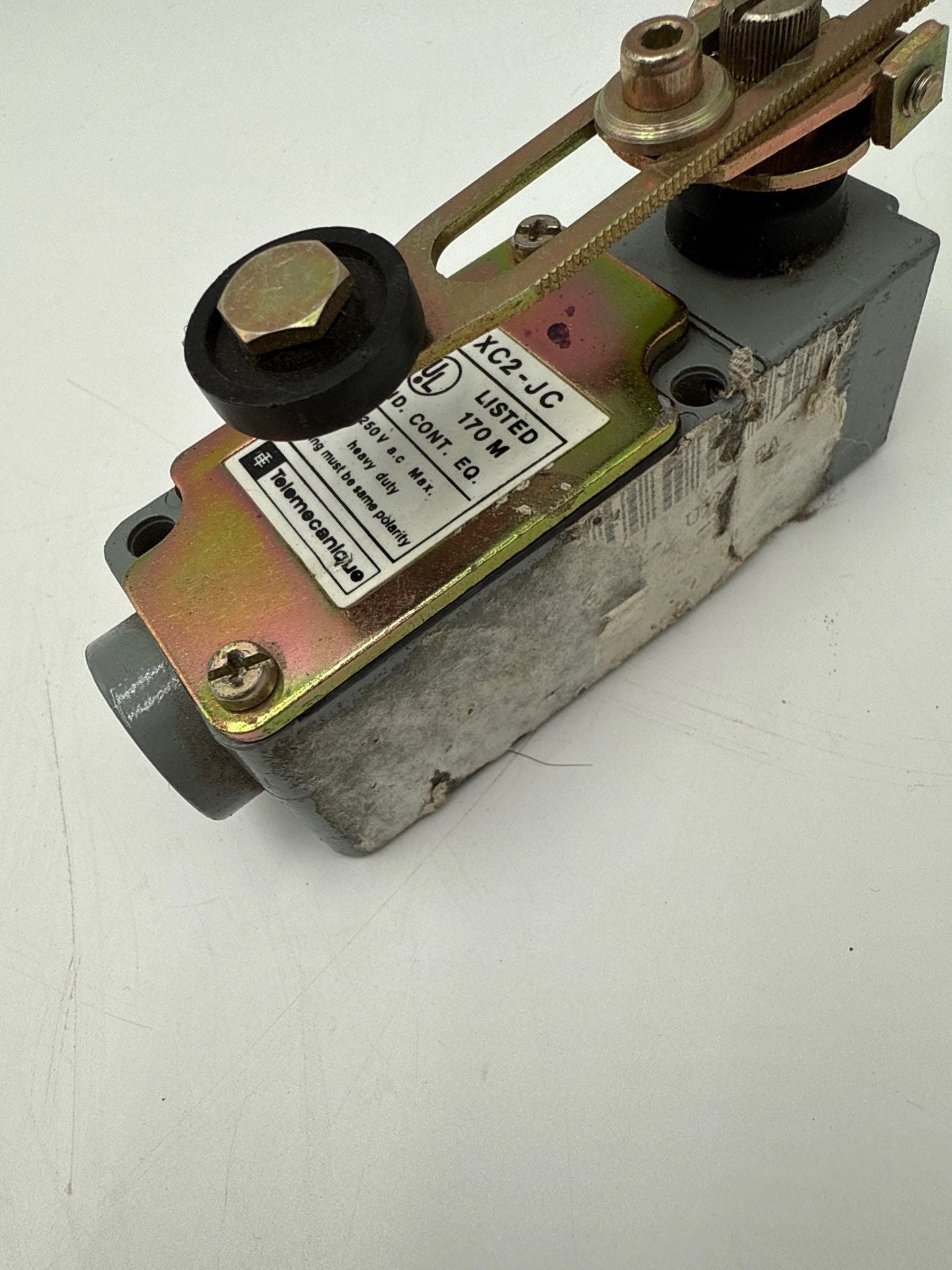 Telemecanique XC2-JC Limit Switch Rotary Operator 1NO-1NC 250VAC Used