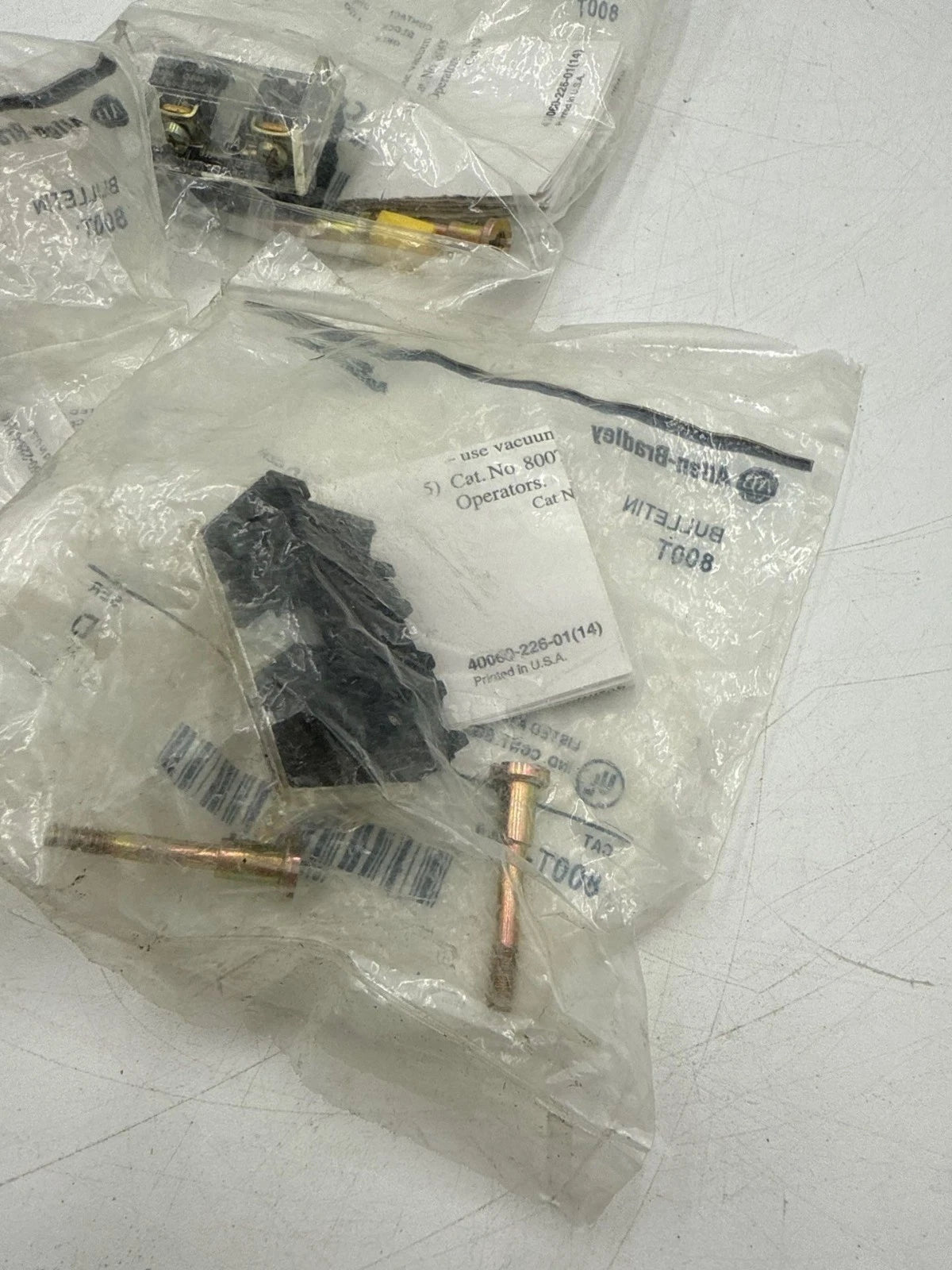 3PC Allen Bradley 800T-XD1 Contact Block 1 N/O TYPE 4, 13 30MM 600V 800TXD1 New