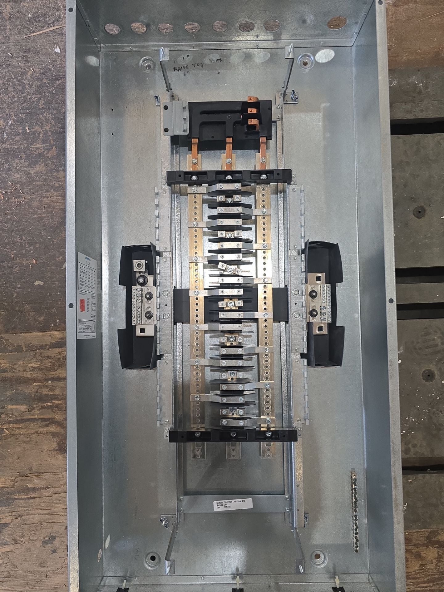 Siemens SE SEE42E6100ATS Panelboard 100A 480/277V 3PH 4W MCB 100 Amp Panel 42Cir Used