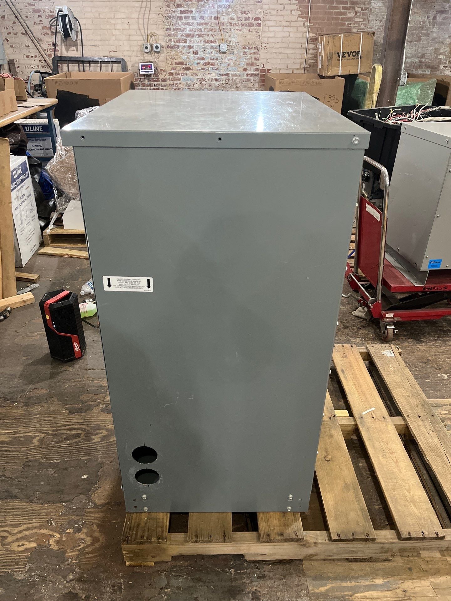 112.5kVA Square D EX112T3H Transformer Pri 480V Sec 208/120V 3PH Type 1 Used