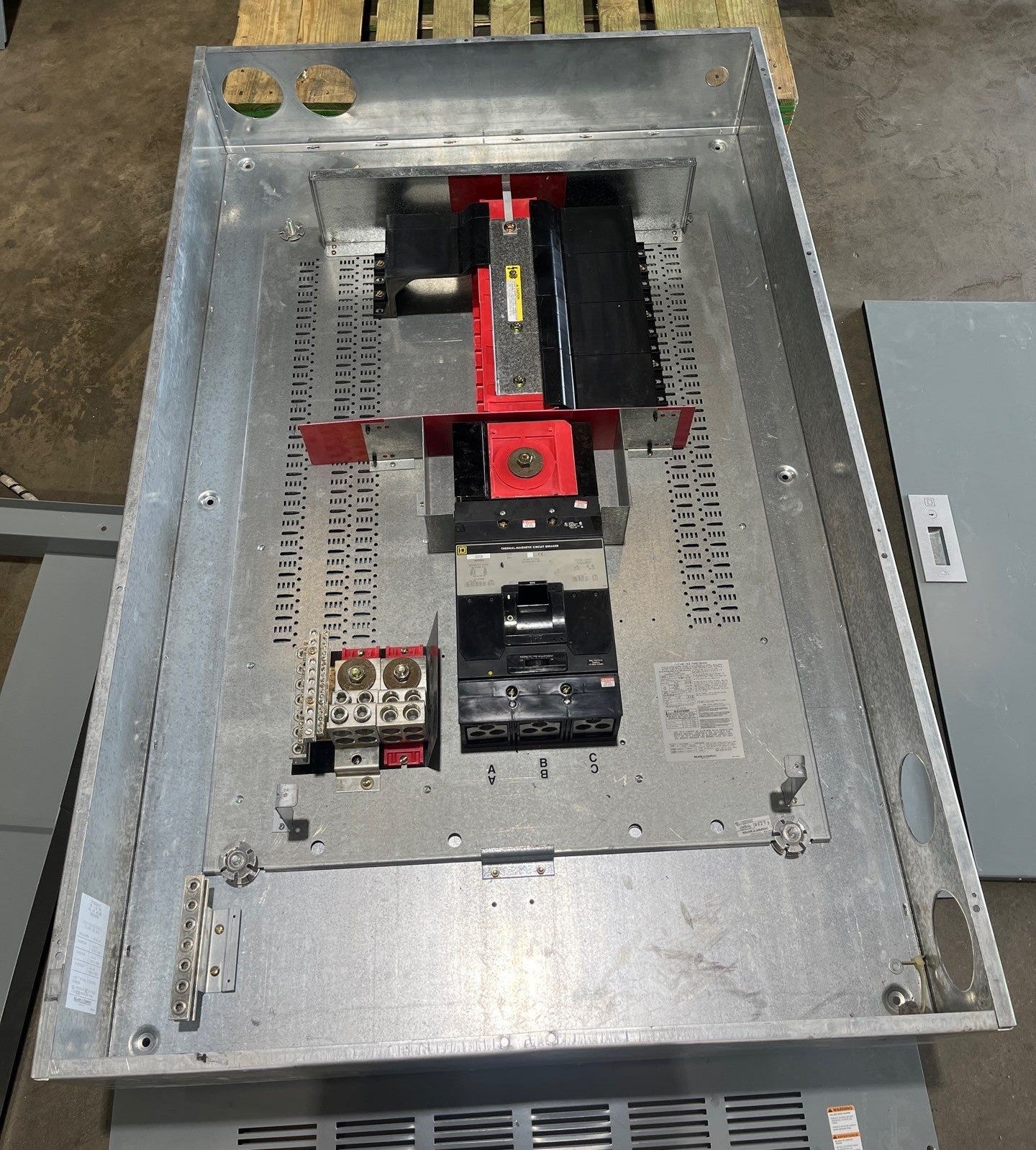 Square D I-Line Panelboard 800A 208/120V 3PH 4W MCB Panel 800 Amp 24Cir MAP36800 Used