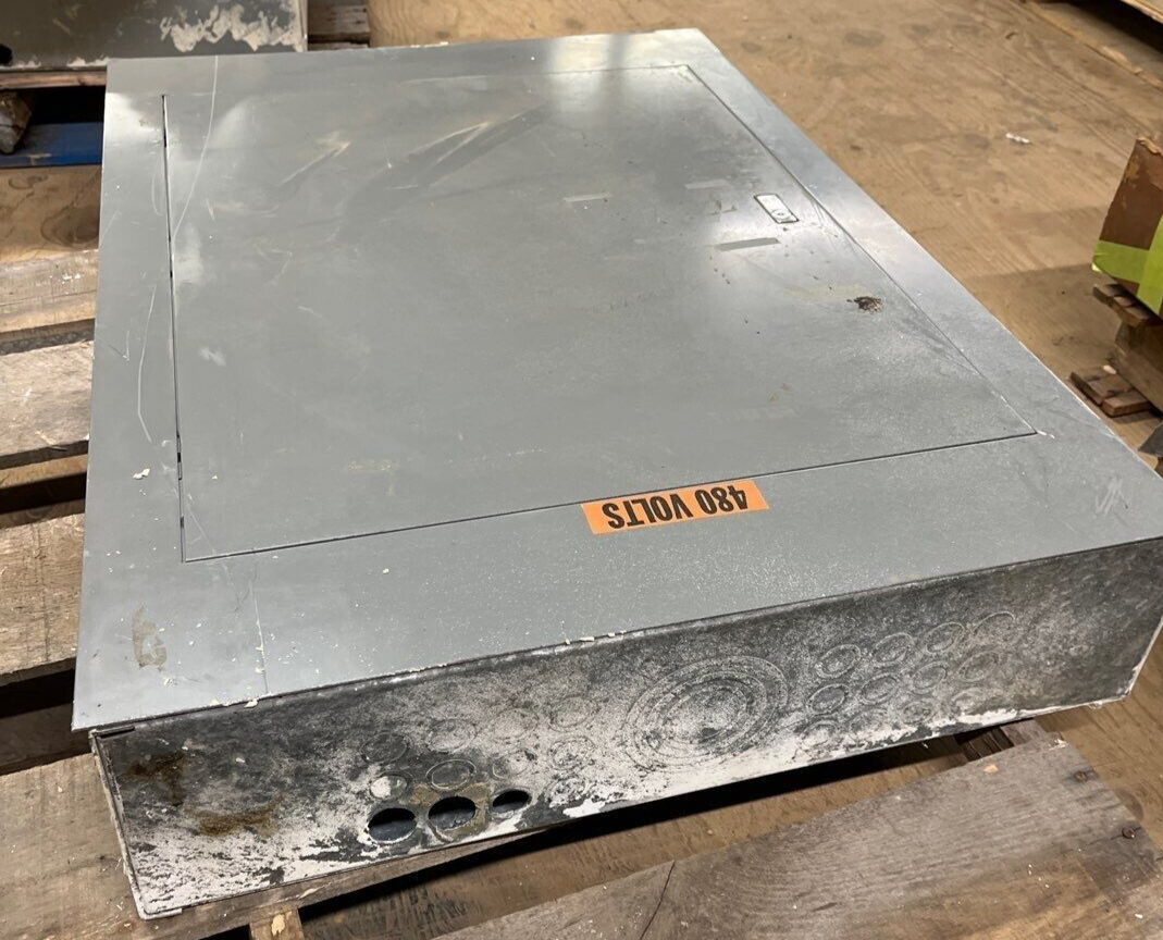 Square D HCN 225 Amp 3 Phase 4 Wire 480/600 volt I-Line MLO Panelboard P266 Used