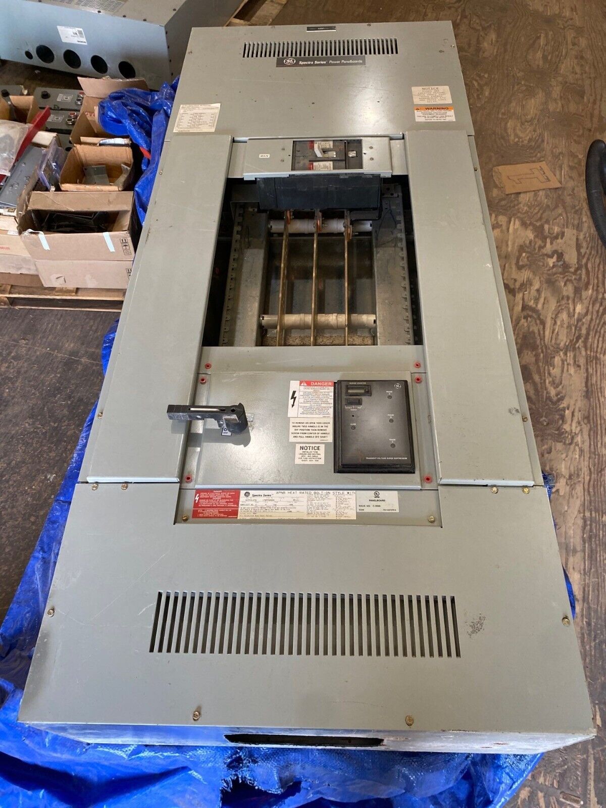 GE APNB Bolt On Panelboard 400A 480/277V 3PH 4W Indoor Encl MCB SGLA36AT0400 P497 Used