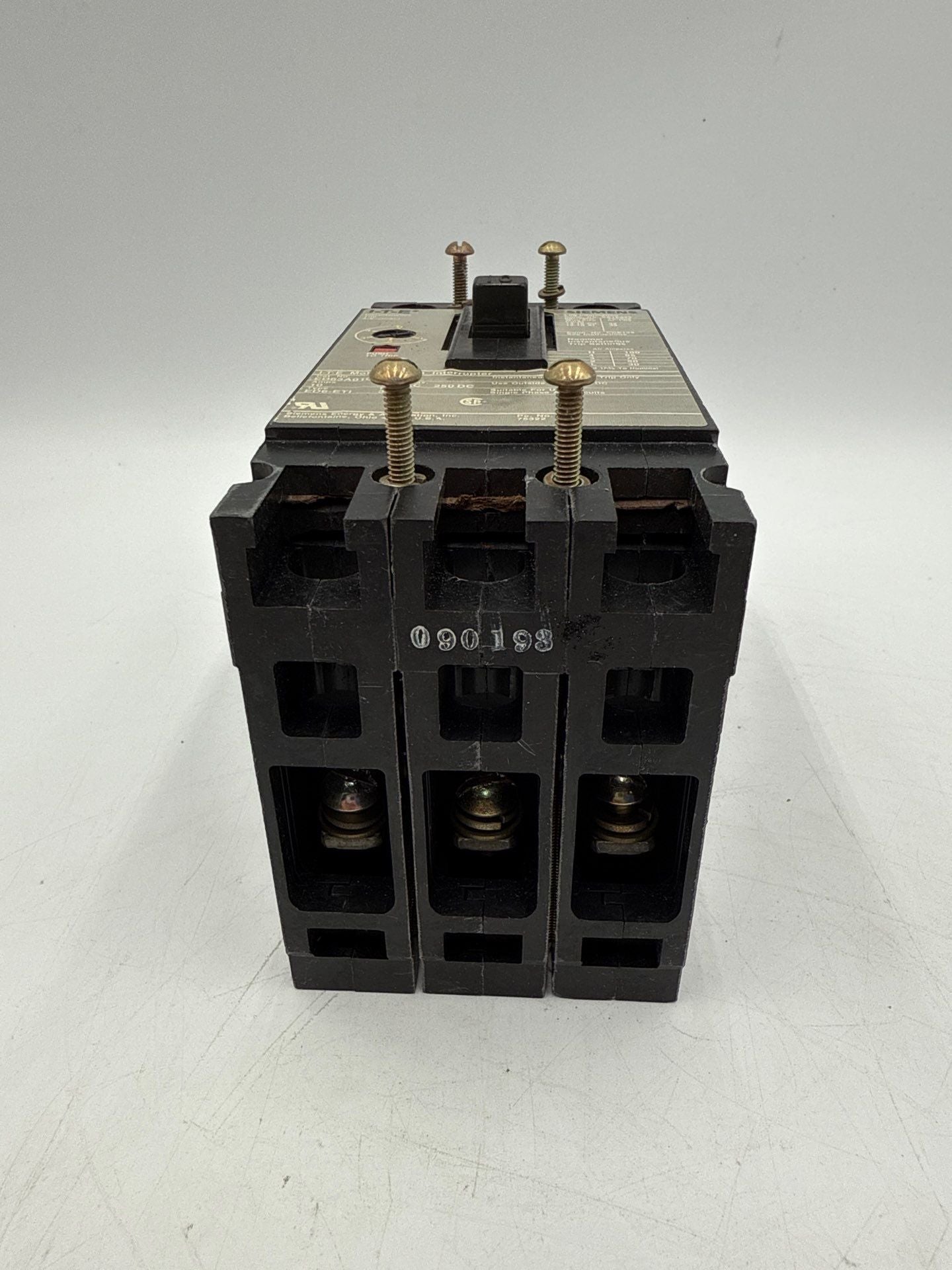 ITE Siemens ED63A010 Circuit Breaker 10A 3P 600V 3PH ED6-ETI 10 Amp 3 Pole Used