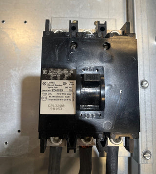 Square D NQOD442L400TFL Panelboard 400A 208/120V 4W 3PH 42 Cir MLO Panel 400 Amp Used