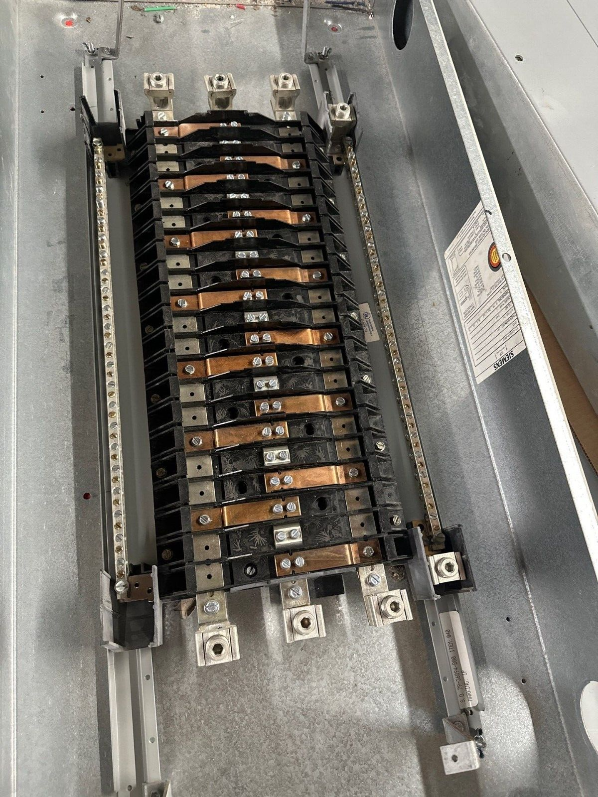 Siemens S1C42ML250ABS S1 Panelboard 250A 208/120V 3PH MLO Indoor Encl 42 Circuit P067 Used