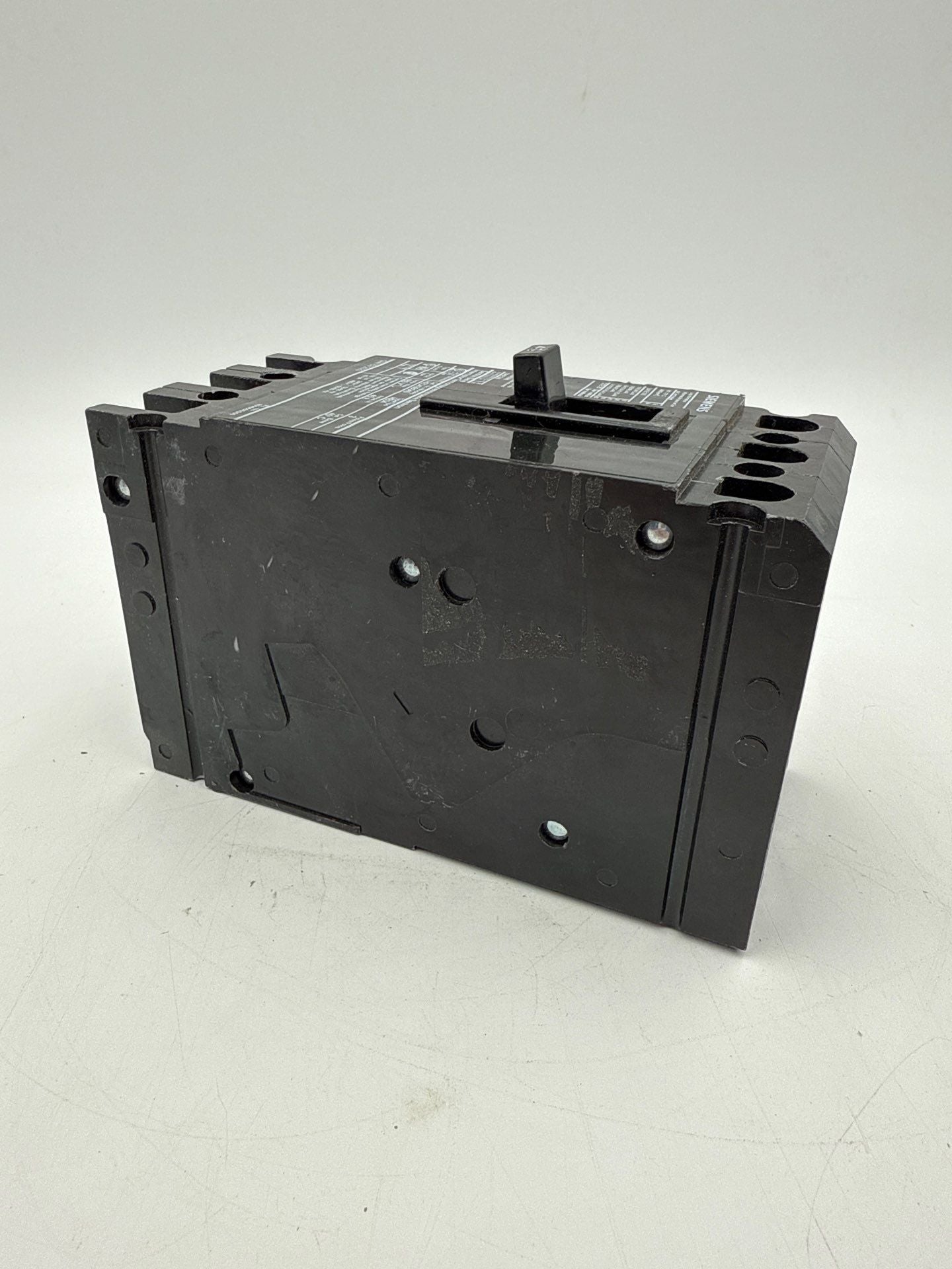 Siemens HED43B040 Circuit Breaker 40A 3P 480V HED4 40 Amp 3 Pole Bolt On Used