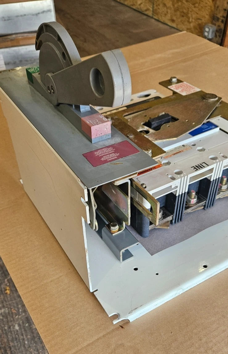 Allen Bradley 2100 Centerline 600A Main Breaker HLD3600 MCC Bucket 600V Used