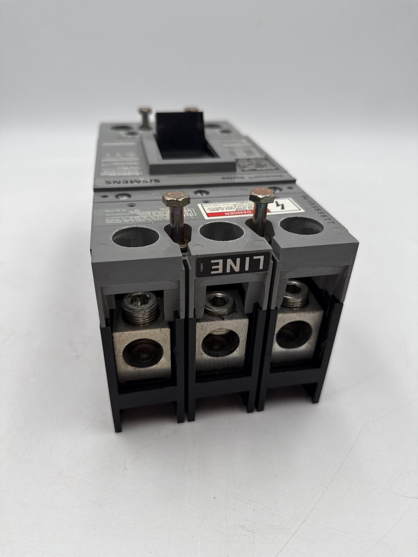 Siemens HFD63B225 Circuit Breaker 225A 3P 600V HFD6 225 Amp 3 Pole Sentron Used