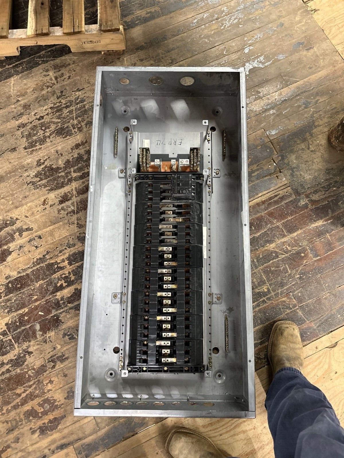 GE AQF3421ABX Panelboard 125A 208Y/120V 3PH 4W 42 CIR MCB THQB32100 NEMA 1 P031 Used