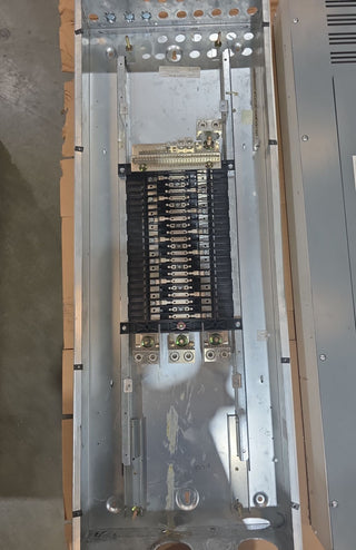 Square D NQOD442L400 Panelboard 400 Amp 208Y/120V 4W 3PH MLO Panel 400A 42 Cir Used