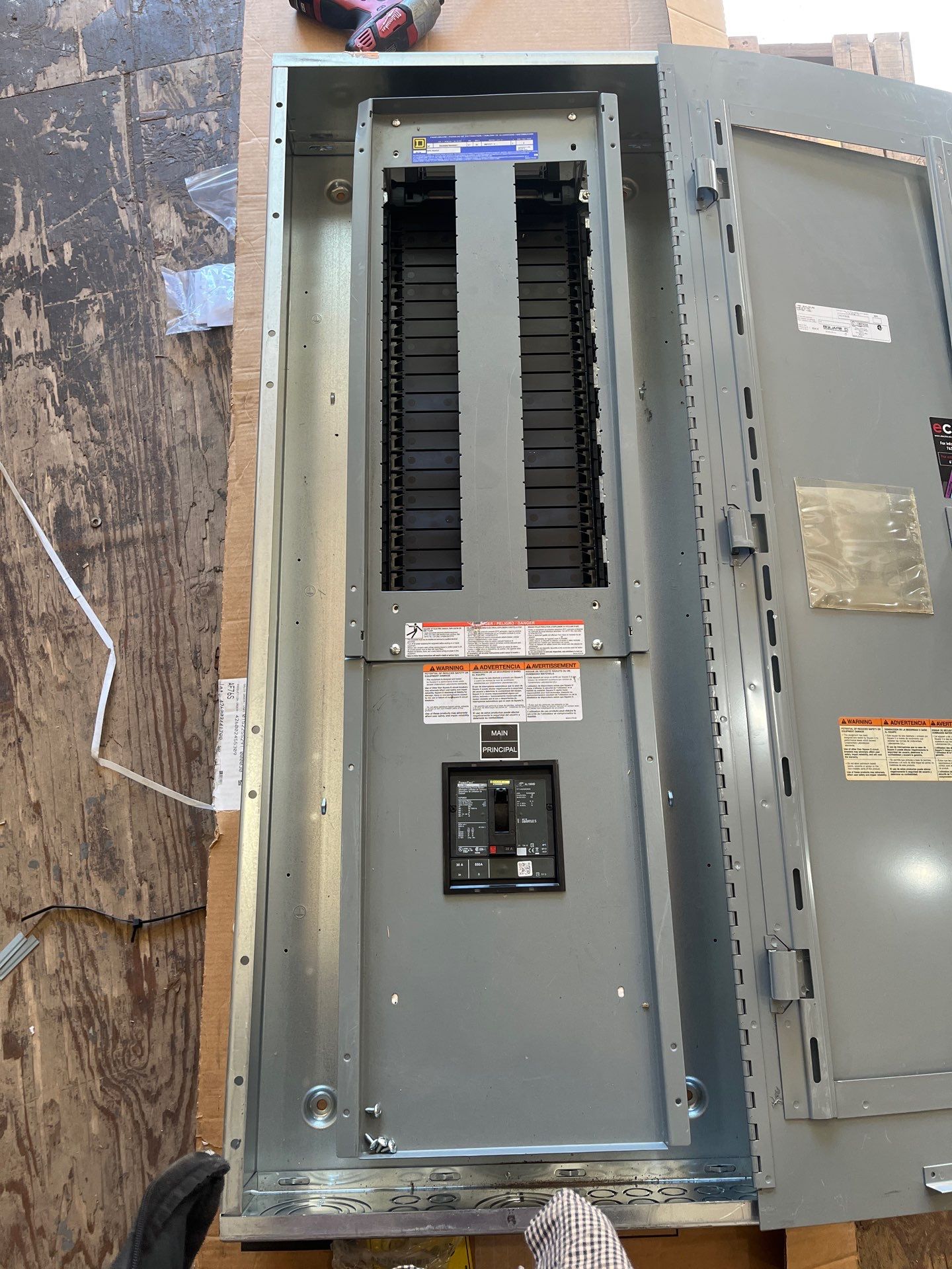 Square D NF Panelboard 30A 480Y/277V 3PH 4W 42 Space Main HJP36030 MCB Indoor New