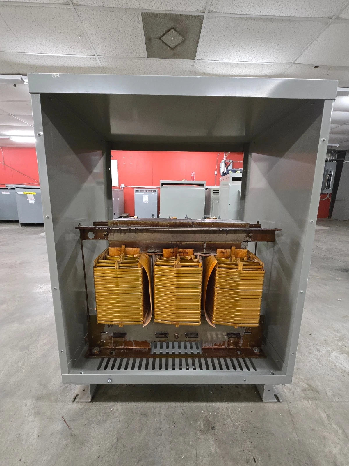 112.5KVA GE 9T23B3875 Transformer Pri 480V Sec 208/120V 3PH Indoor Encl Type QL Used