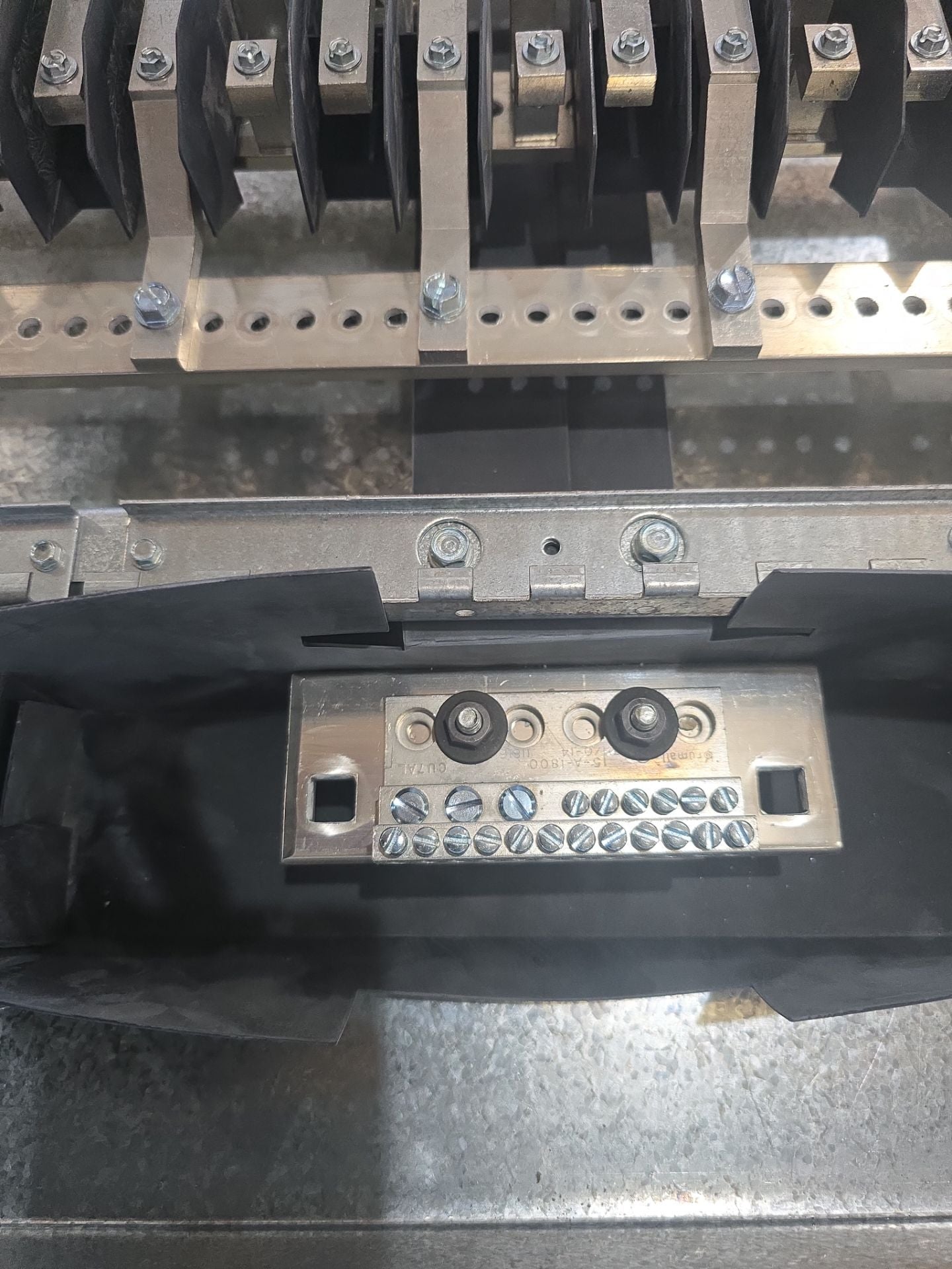 Siemens SE SEE30E6100ATS Panelboard 100A 480/277V 3PH 4W MCB 100 Amp Panel 30Cir Used