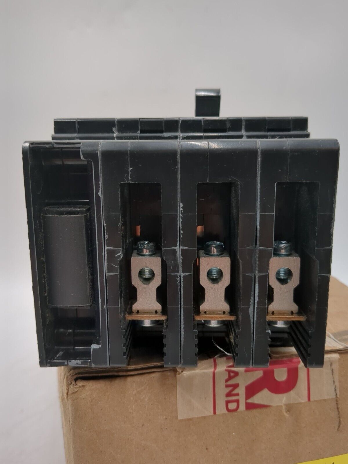 Square D EGB34030SA New