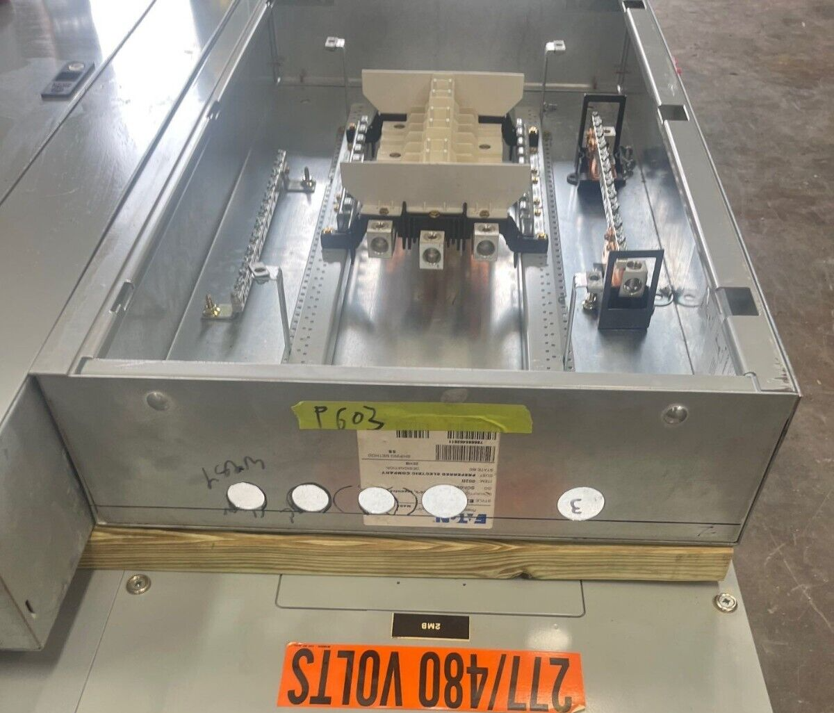 Eaton PRL2A Panelboard 125A 480/277V 3PH 4W Indoor Encl 18 Circuit MLO EZB2036R P603 Used