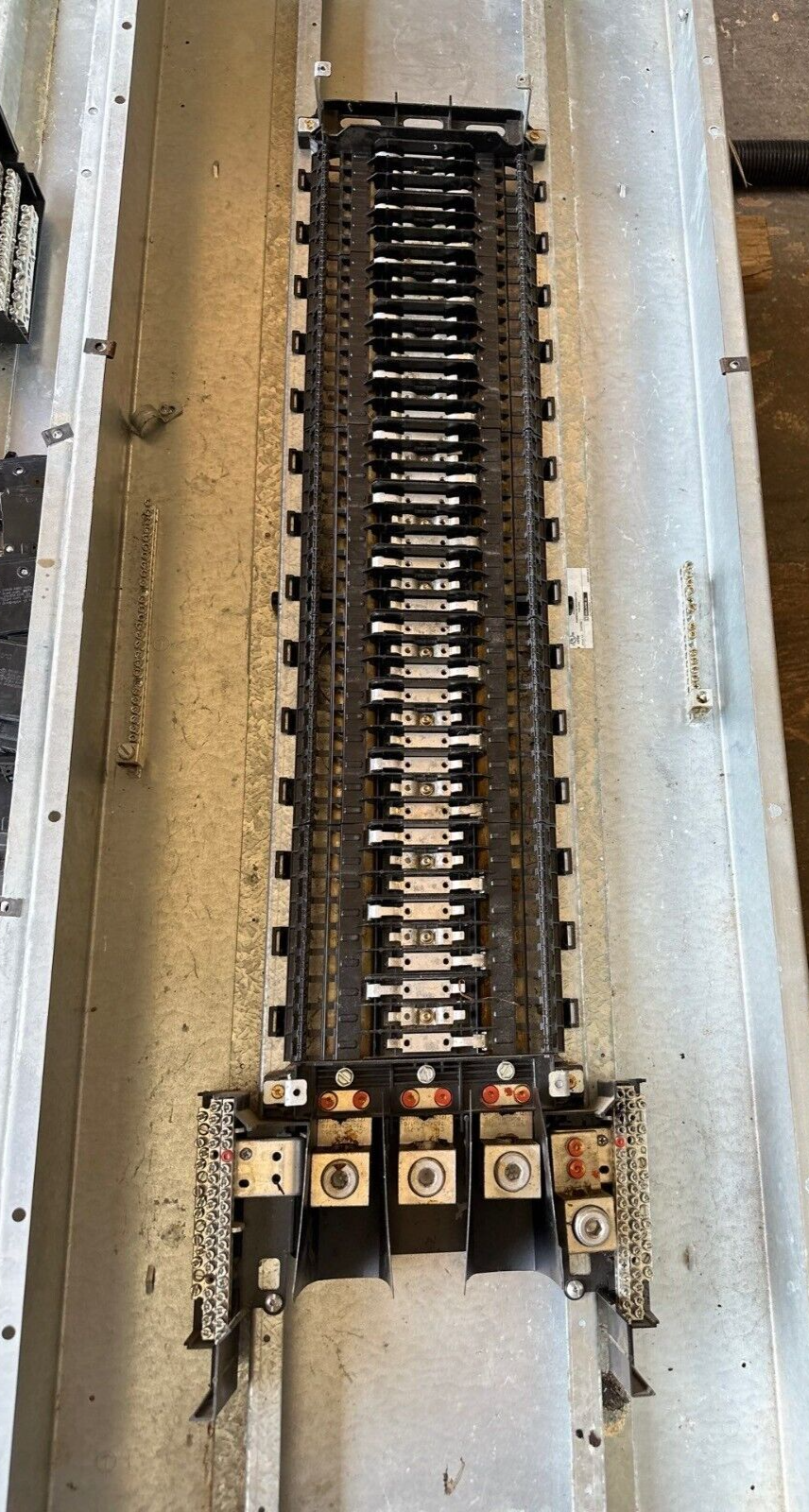 Square D NQOD Panelboard 400A 208Y/120V 3PH 4W MLO 42 Cir Nema 1 Indoor 400 Amp P520 Used