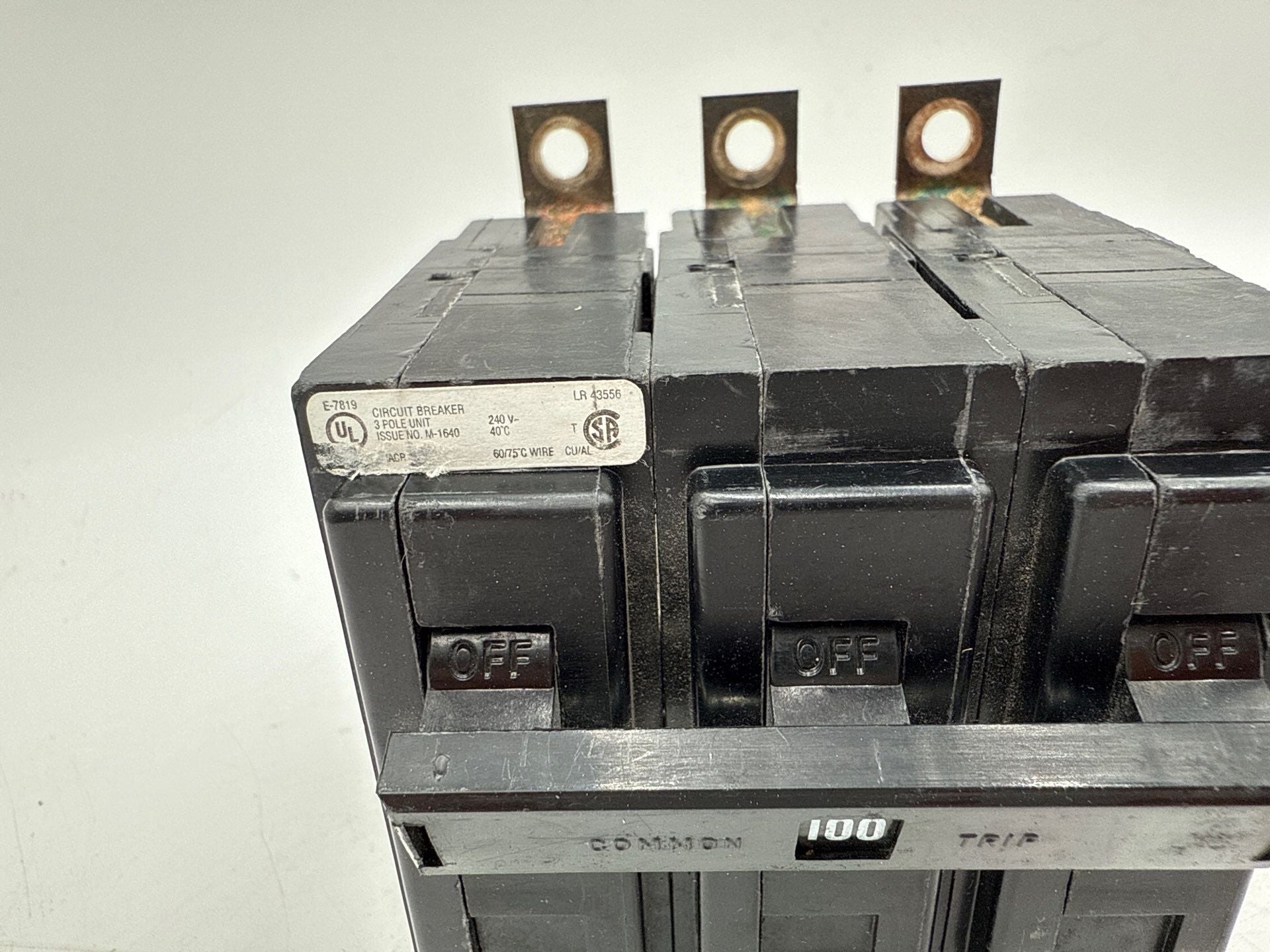 Eaton QBHW3100H Circuit Breaker 100A 3P 240V QBHW 22kA 100 Amp 2 Pole Bolt On Used