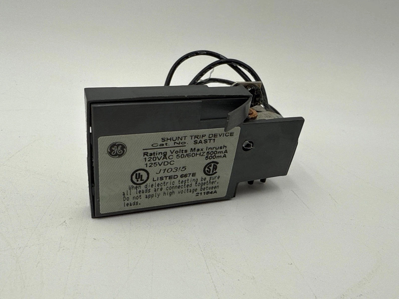 GE SAST1 Shunt Trip Device 120VAC 50/60Hz 500mA for Spectra Breaker Used