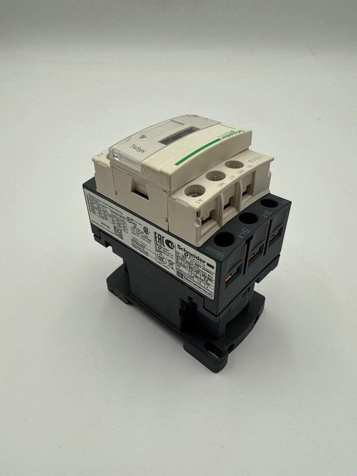 Schneider Electric LC1D09 Contactor 25A 3P 600V 3PH 7.5HP Coil 120V LC1D09G7 Used