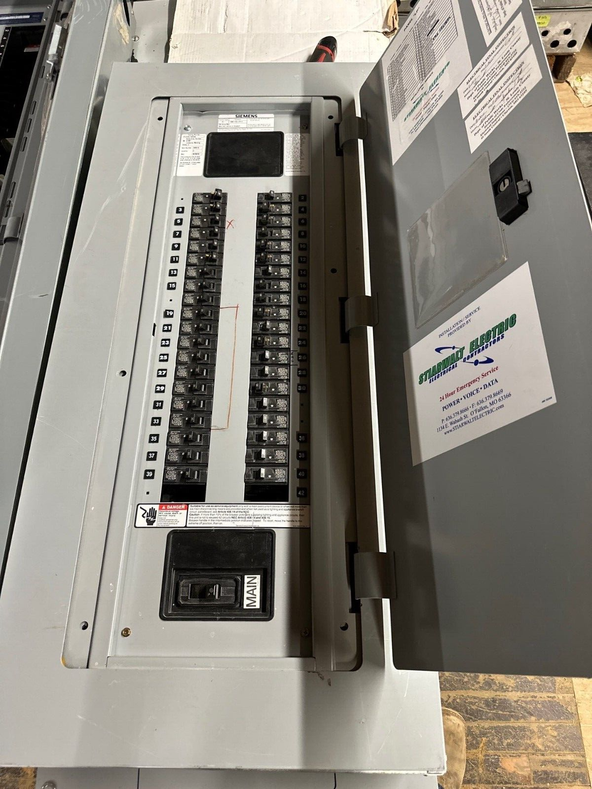 Siemens P1C42QJ150ABS P1 Panelboard 250A 208Y/120V 3PH MCB Indoor Encl QJ23B150 P145 Used