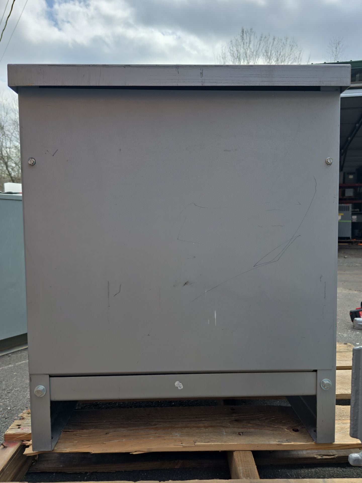 30KVA Dongan 73-6230SH Transformer Pri 480V Sec 240V 3PH 3R Encl Outdoor Used