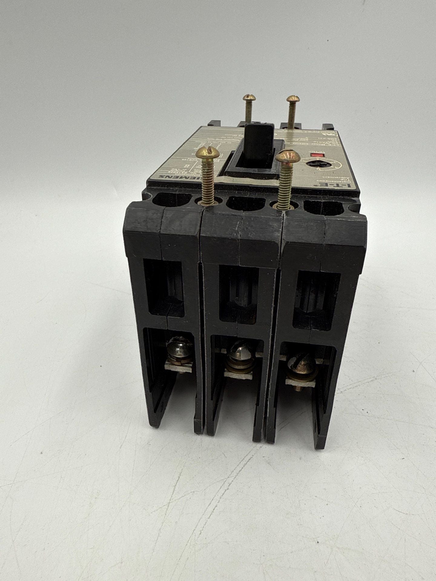 ITE Siemens ED63A010 Circuit Breaker 10A 3P 600V 3PH ED6-ETI 10 Amp 3 Pole Used