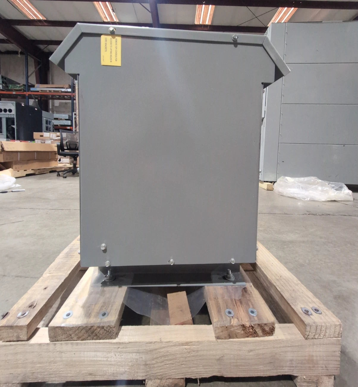 30KVA Siemens 3F3Y030D16 Transformer Pri 480V Sec 208/120V 3PH 3R Encl Outdoor New