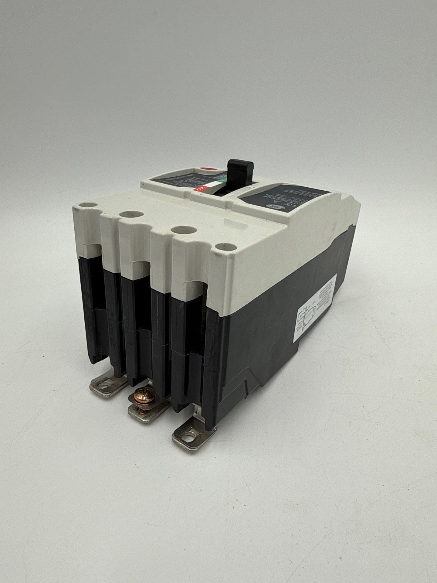GE TEYD3015B Circuit Breaker 15A 3P 480/277V 3PH TEYD 15 Amp 3 Pole Bolt On Used