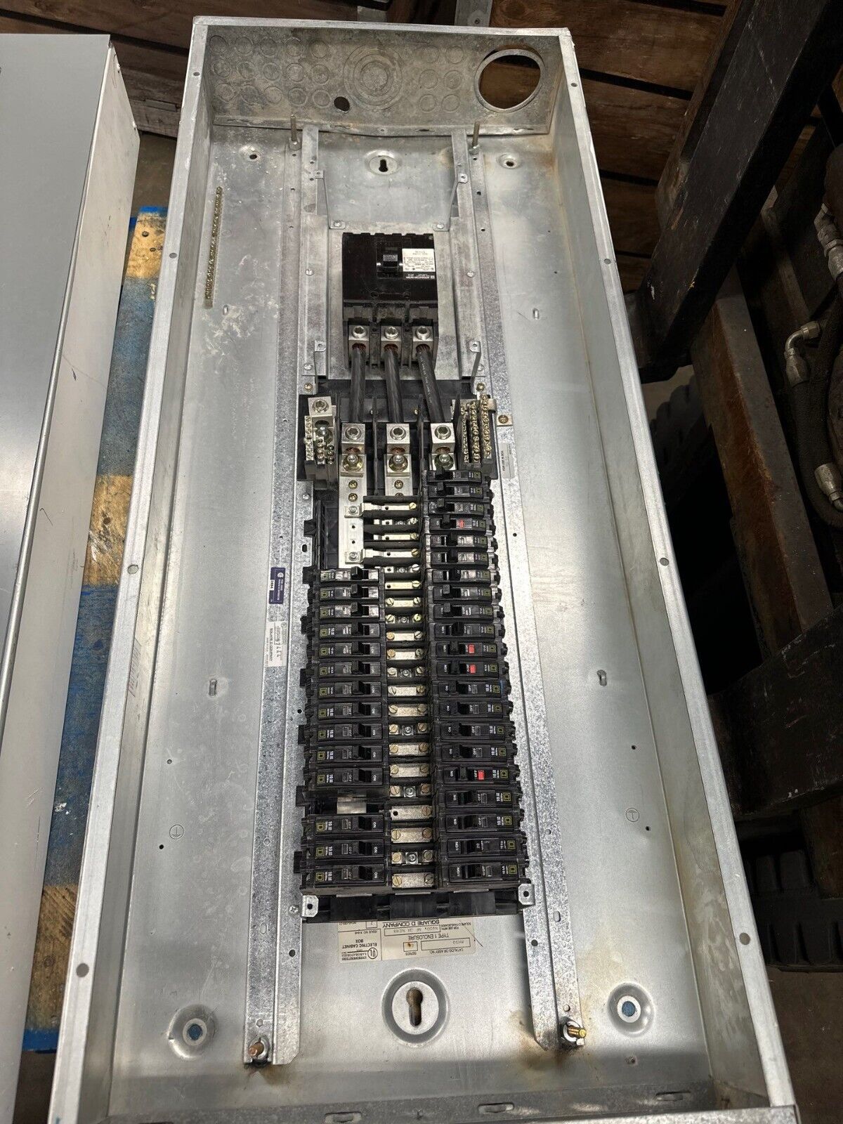 Square D NQOD Panelboard 225A 208/120V 3PH 4W Q2L3100 MCB 42 Circuit Indoor Encl P347 Used