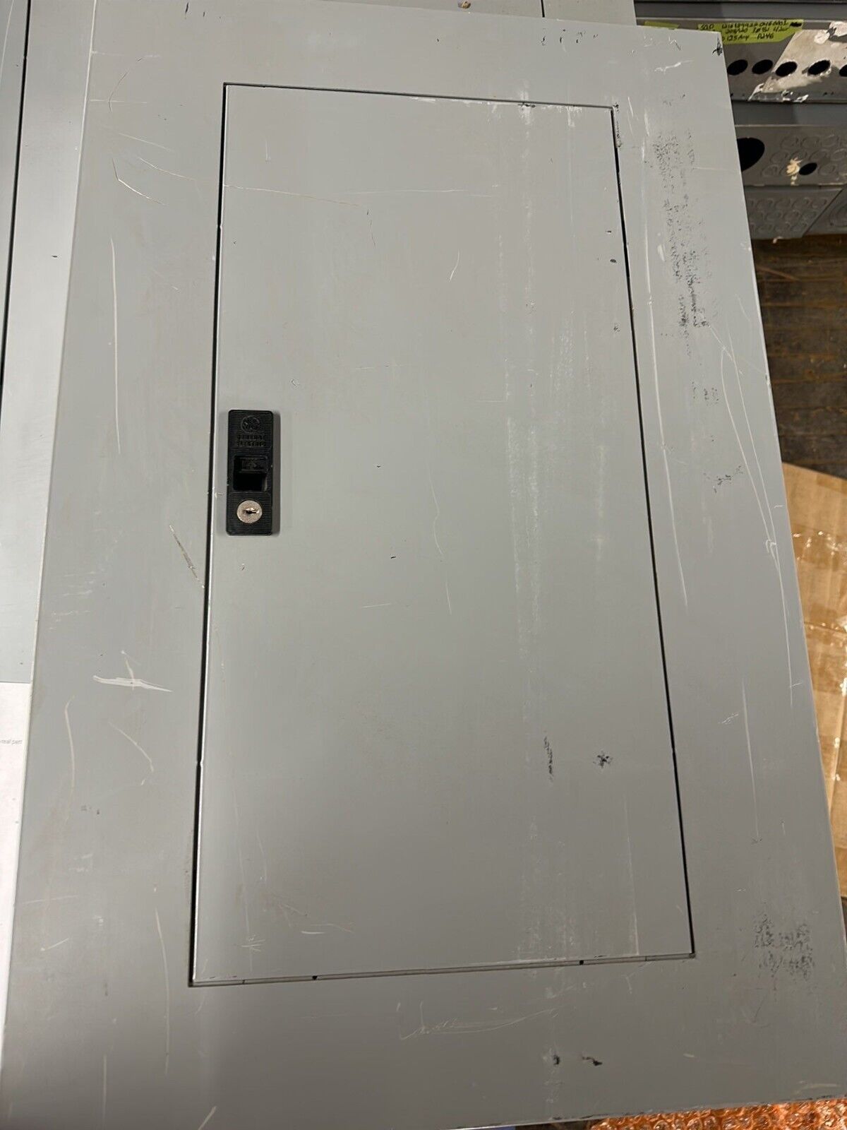 GE AQF3421AB Panelboard 125A 208Y/120V 3PH 24 CIR Indoor Encl MCB AB31B Box P224 Used