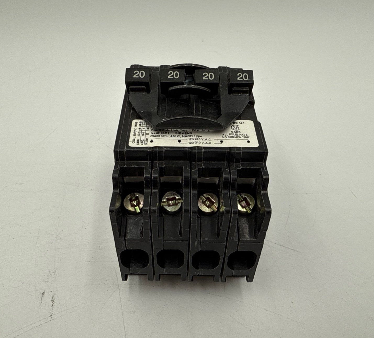 Siemens Q22020 Circuit Breaker Two 2 Pole 20 Amp 120/240V QT Plug-On Quad New