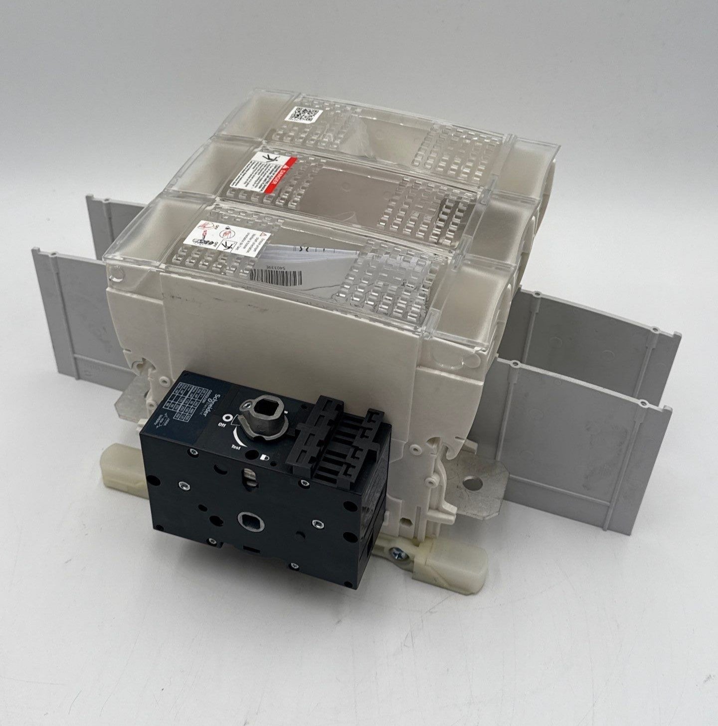 Schneider Electric GS2QU3N Disconnect Switch 400A 3P 600V Fusible 400 Amp 3 Pole New