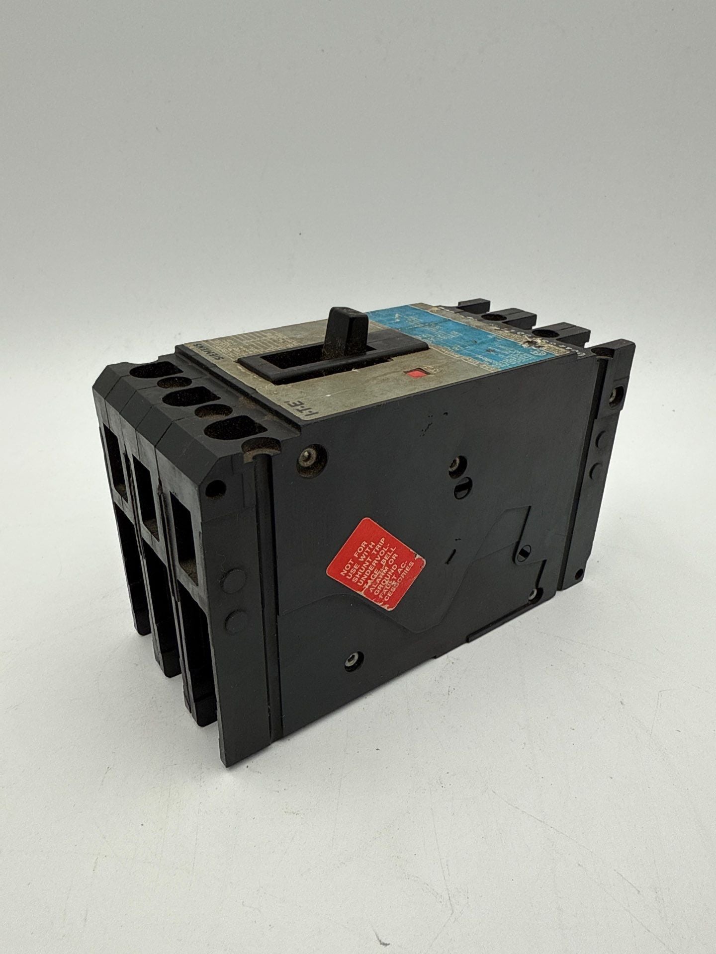 Siemens ITE ED23B040 Circuit Breaker 40A 3P 240V ED2 40 Amp 3 Pole Used
