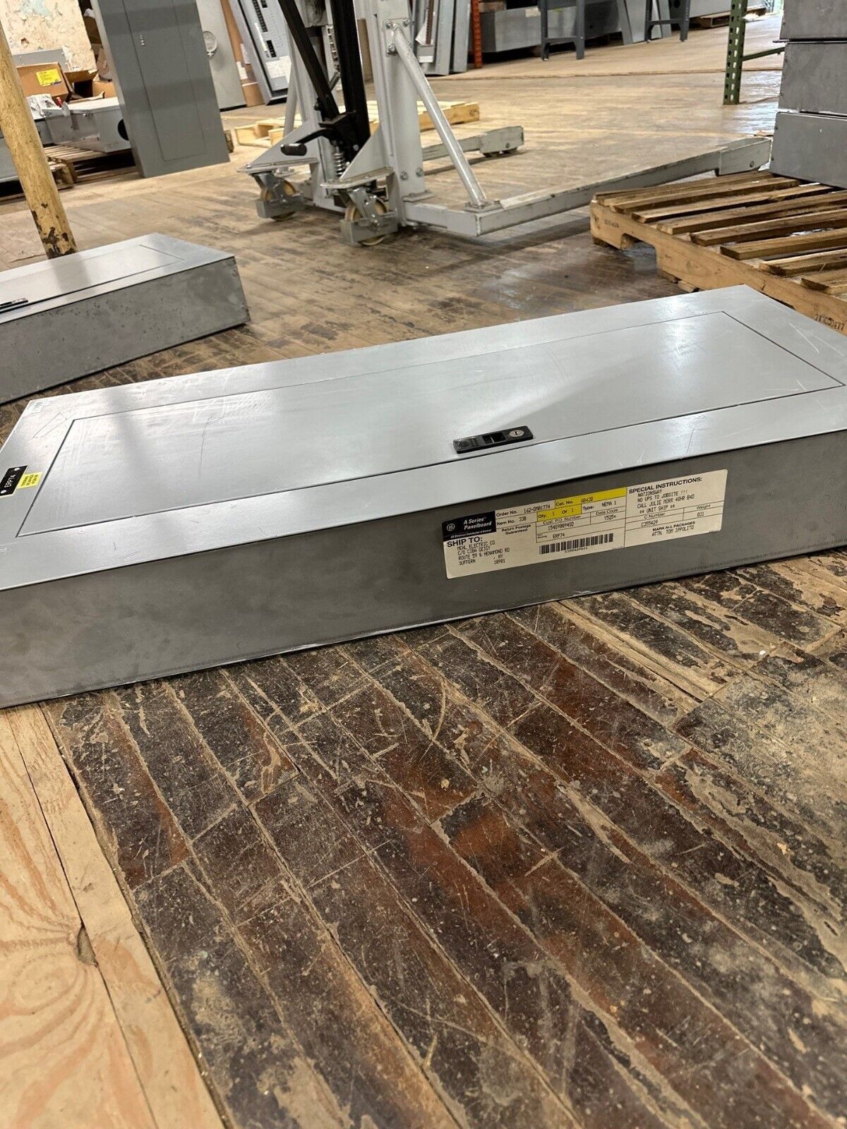 GE AQF3421ABX Panelboard 125A 208Y/120V 3PH 4W 42 CIR MCB THQB32100 NEMA 1 P031 Used