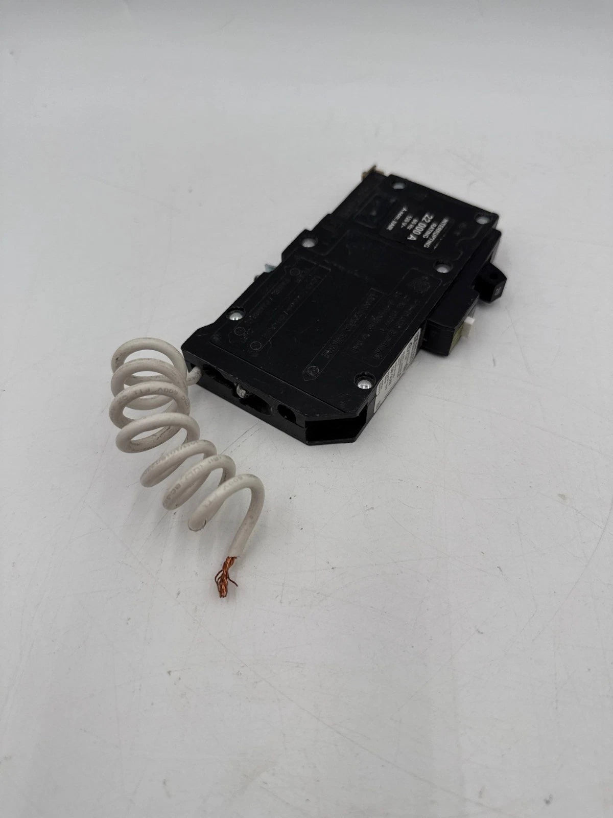 Square D QOB120VHCAFI Circuit Breaker 20A 1P 120V 1PH QOB 20 Amp 1 Pole 22kA Used