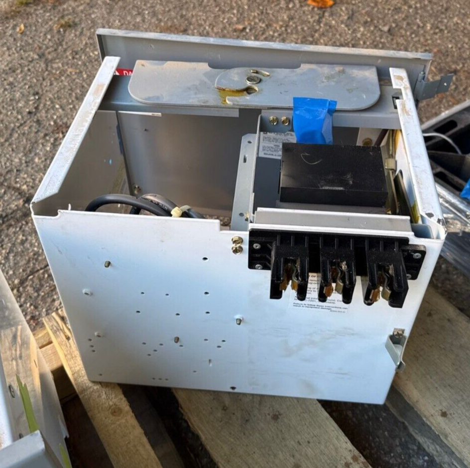 Square D Model 6 12" MCC Motor Control Center Bucket 30A 480V 3PH F 30 Amp Used