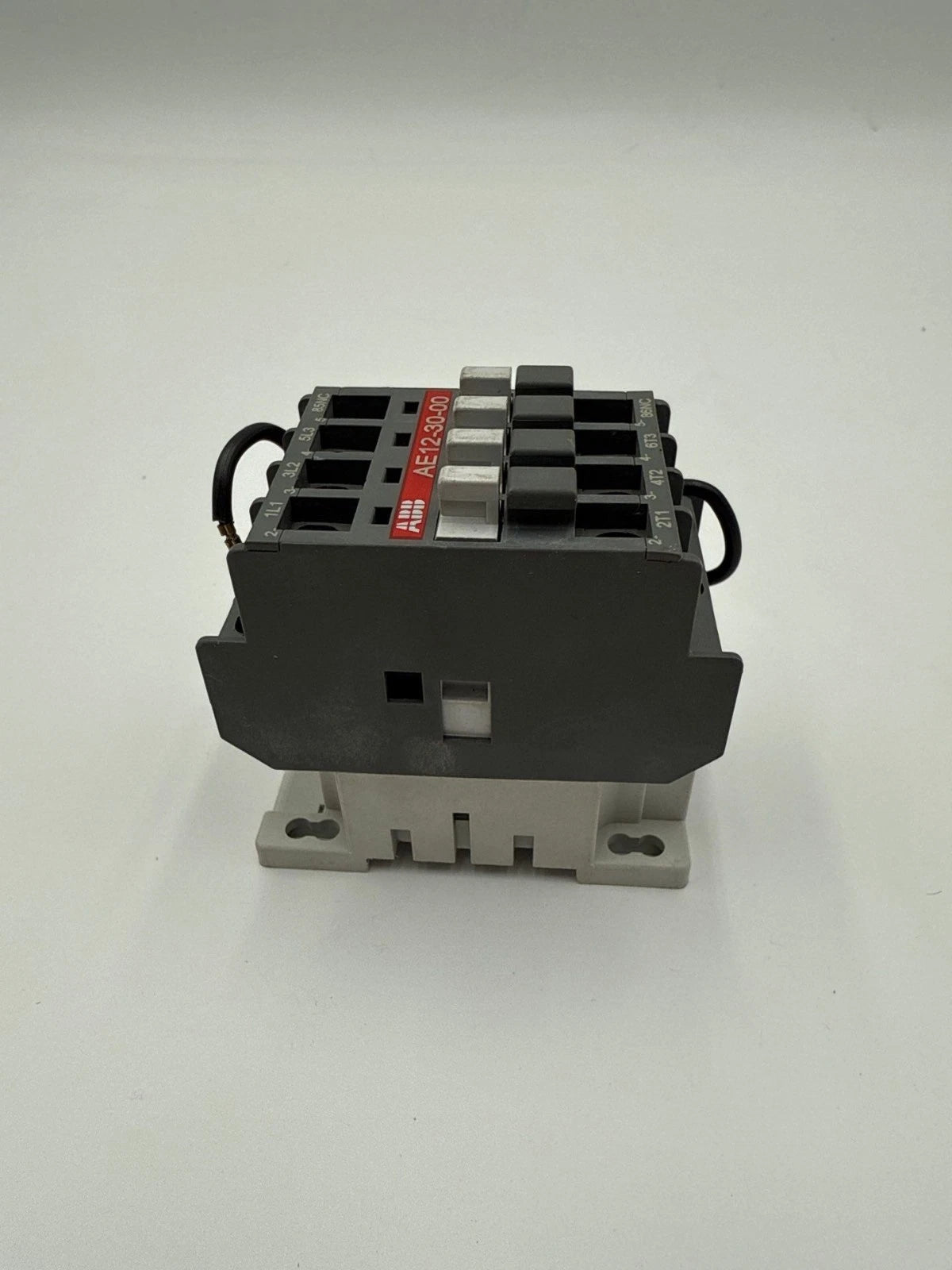 ABB AE12-30-00 Contactor 25A 3P 600V 3PH 10HP Coil 24VDC DIN Rail Mount Used