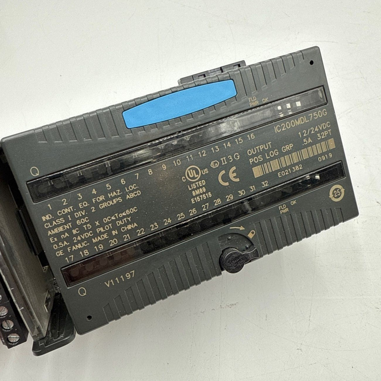 GE Fanuc IC200MDL750G VersaMax Output Module 0.5A 32 Point 12/24VDC Used