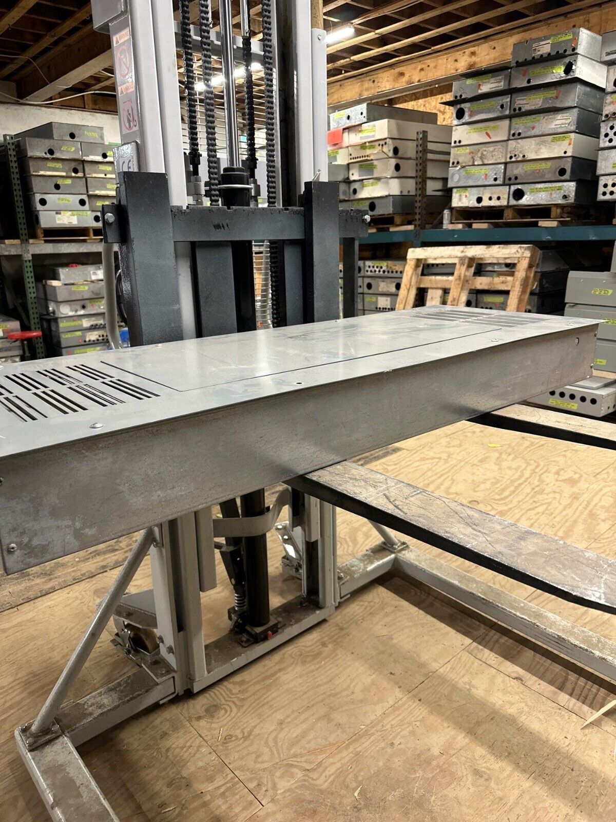 Square D NQOD442L600 NQOD Panelboard 600A 208Y/120V 3PH 4W 42 Circuit MAIN LUG P283 Used