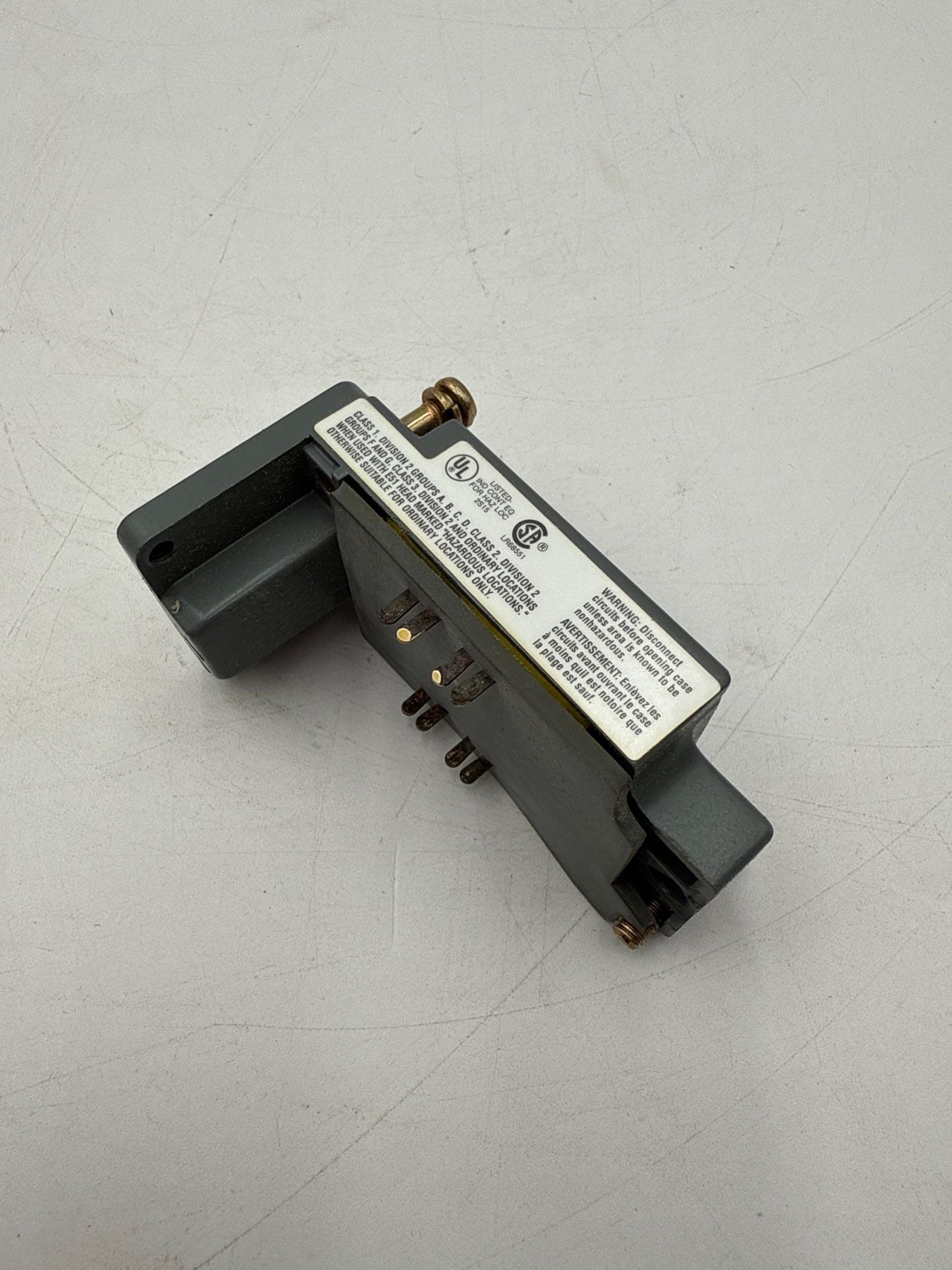 Cutler Hammer E51SCL Switch Body 120VAC 3 Wire Series B2 New