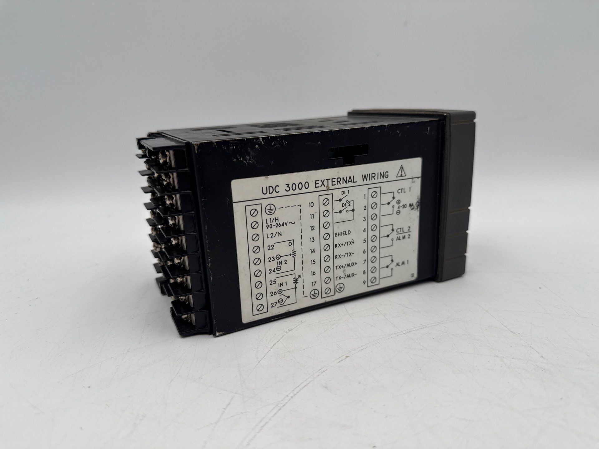 Honeywell DC300K-E-0A0-20-0000-0 UDC3000 Versa Pro Temperature Controller Used