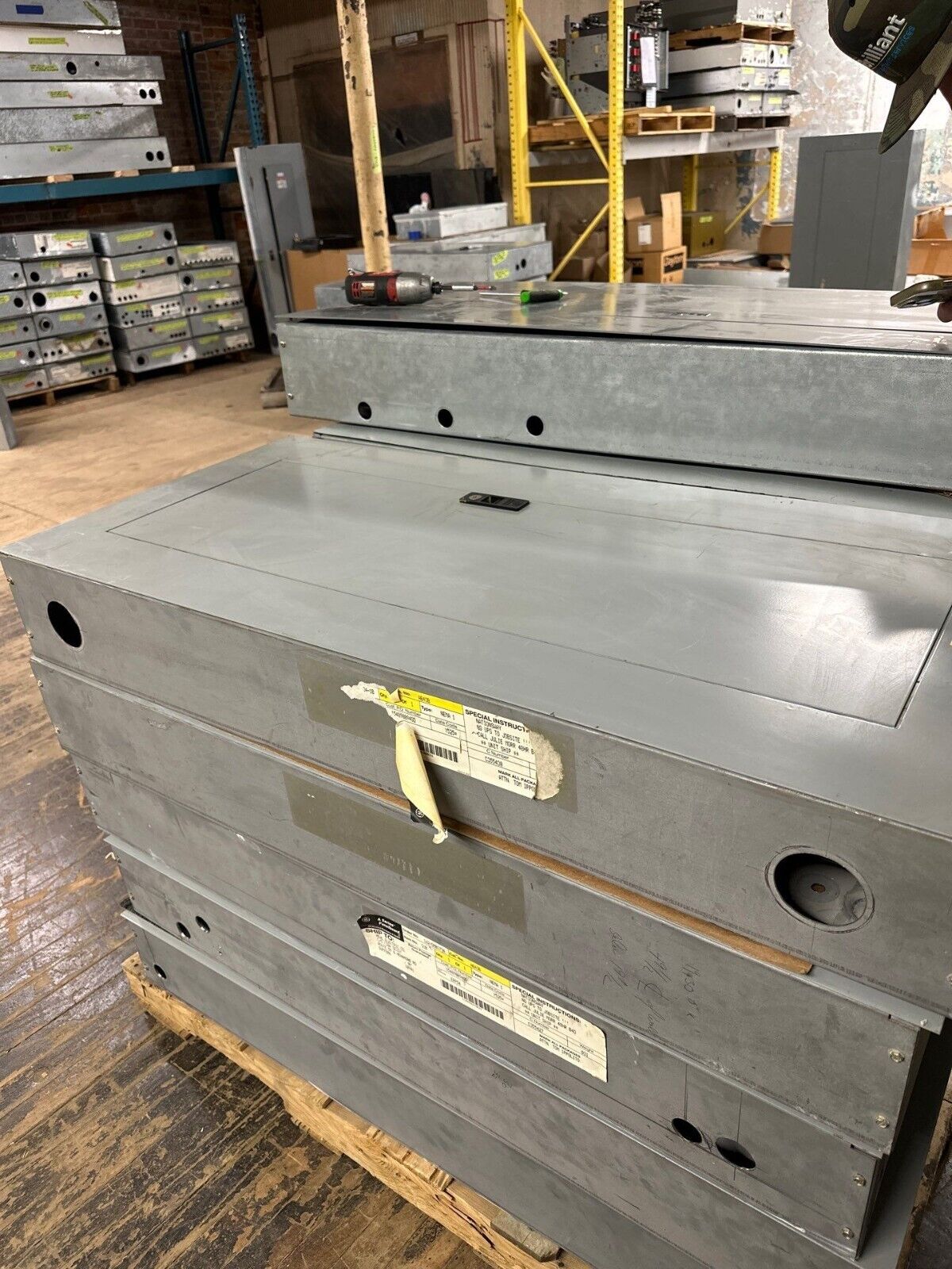 GE AQF3421ABX Panelboard 125A 208Y/120V 3PH 42 CIR Indoor Encl MCB AB43B Box P076 Used