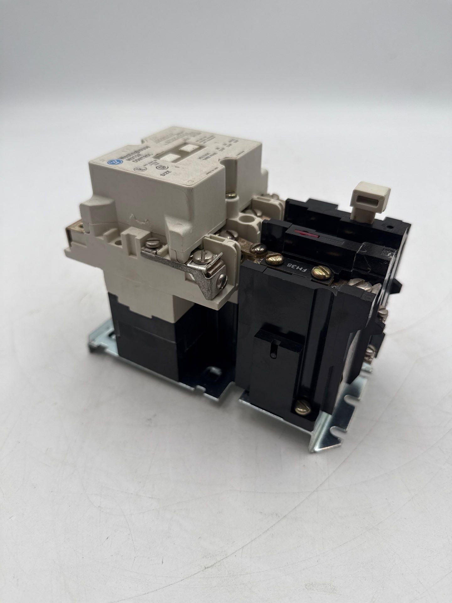 Westinghouse A200M1CAC Starter Size 1 27A 3P 600V Coil 110/120V Used
