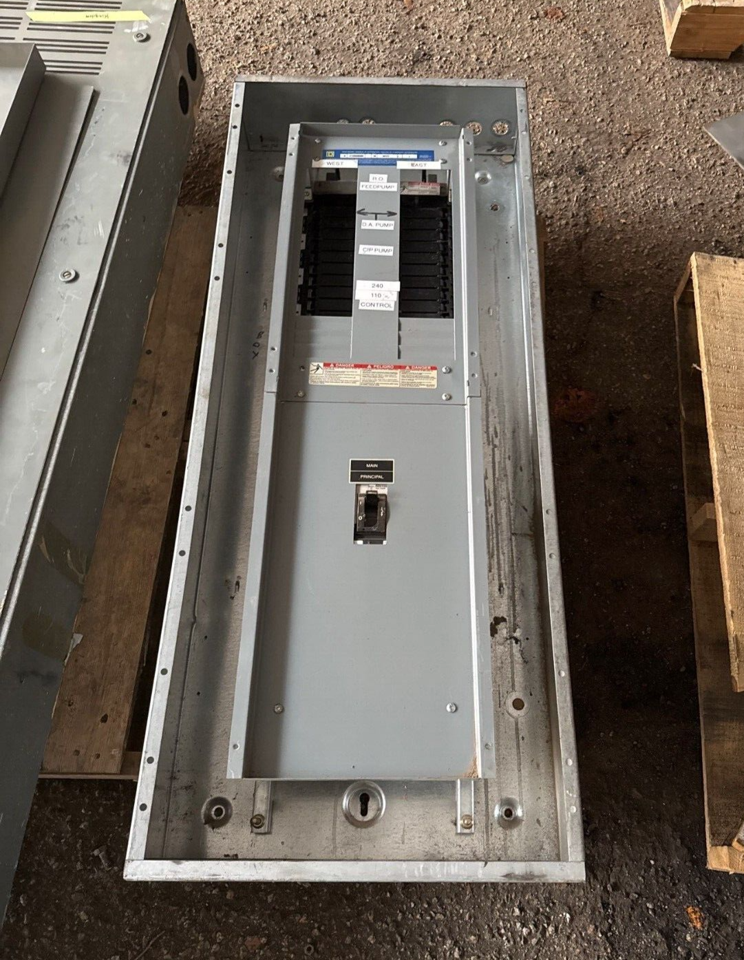 Square D NF Panelboard 150A 480/277V 3PH 4W 30 Circuit Indoor Encl MCB KAL36100 P628 Used