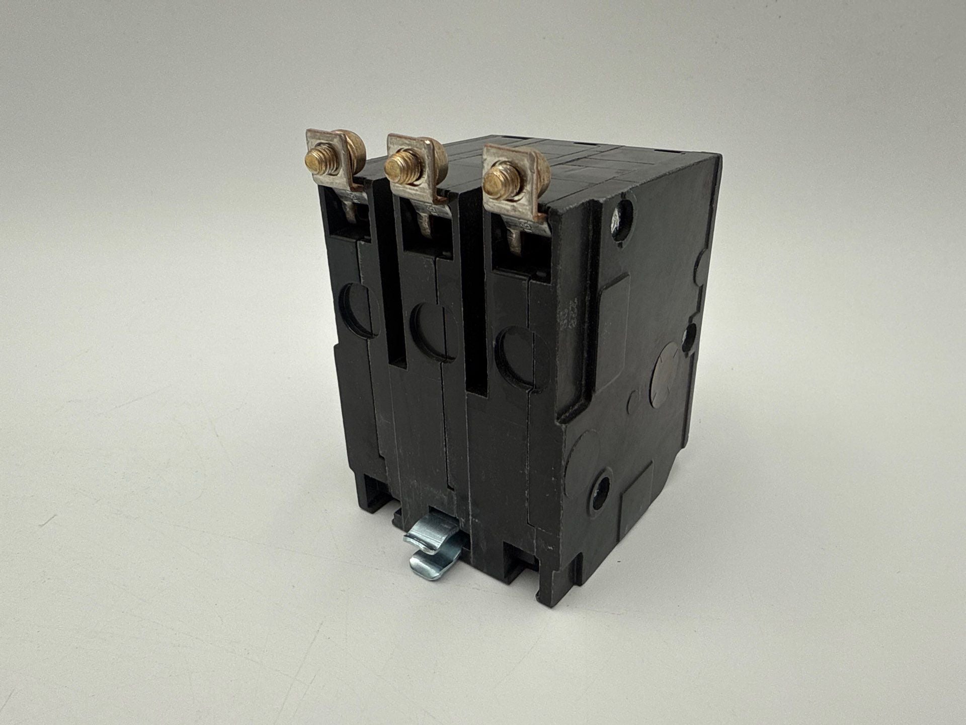 Square D QOB330VH Circuit Breaker 30A 3P 240V 22kA 30 Amp 3 Pole Bolt On New